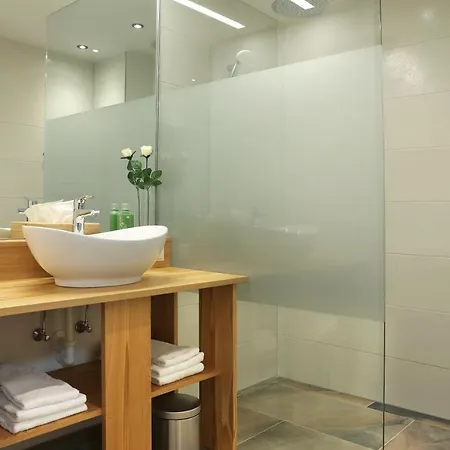 Landschuetzer's Country Aparthotel 4*